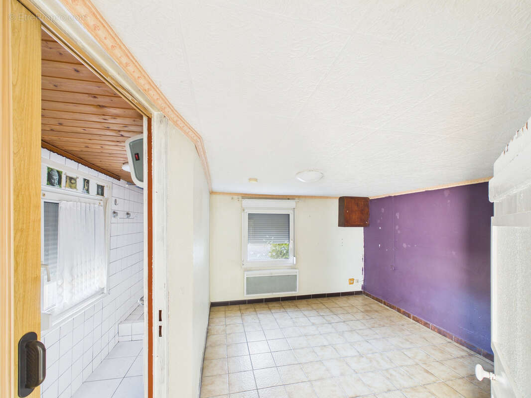 Maison à VILLAGE-NEUF