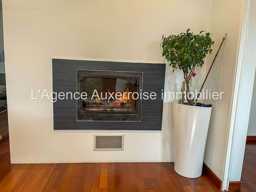 AUXERRE , Maison familiale au calme avec jardin paysagé - photo 9