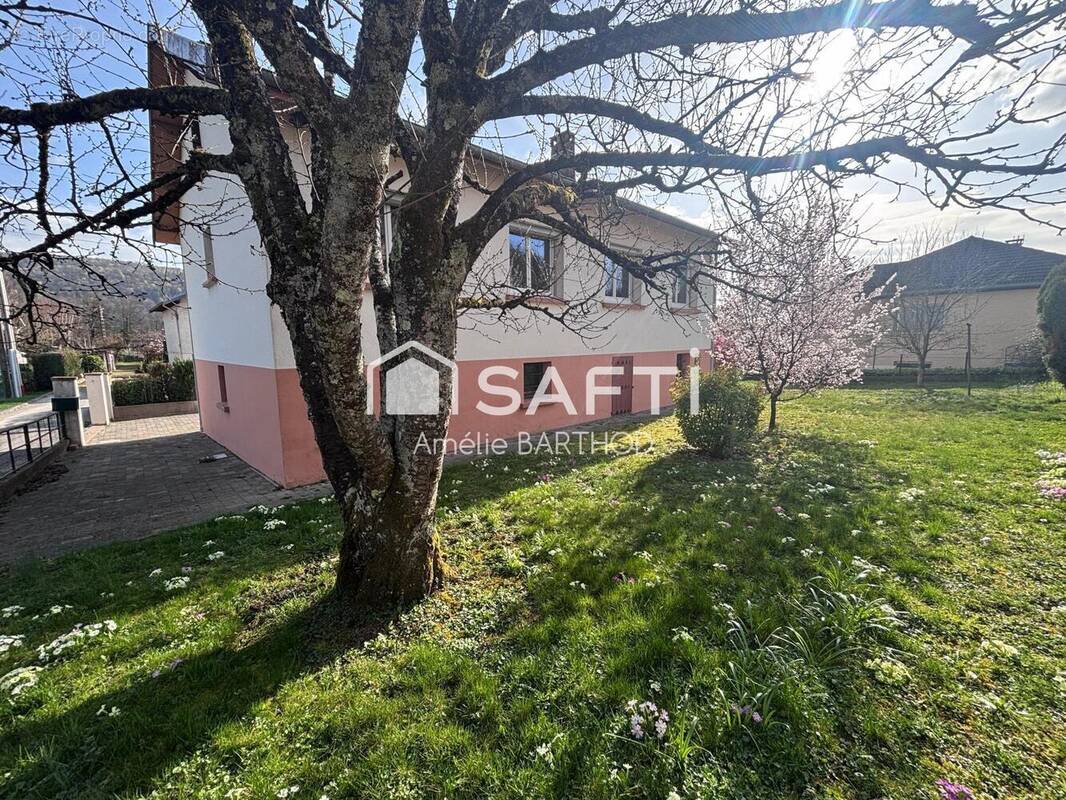 Photo 1 - Maison à ROCHE-LEZ-BEAUPRE