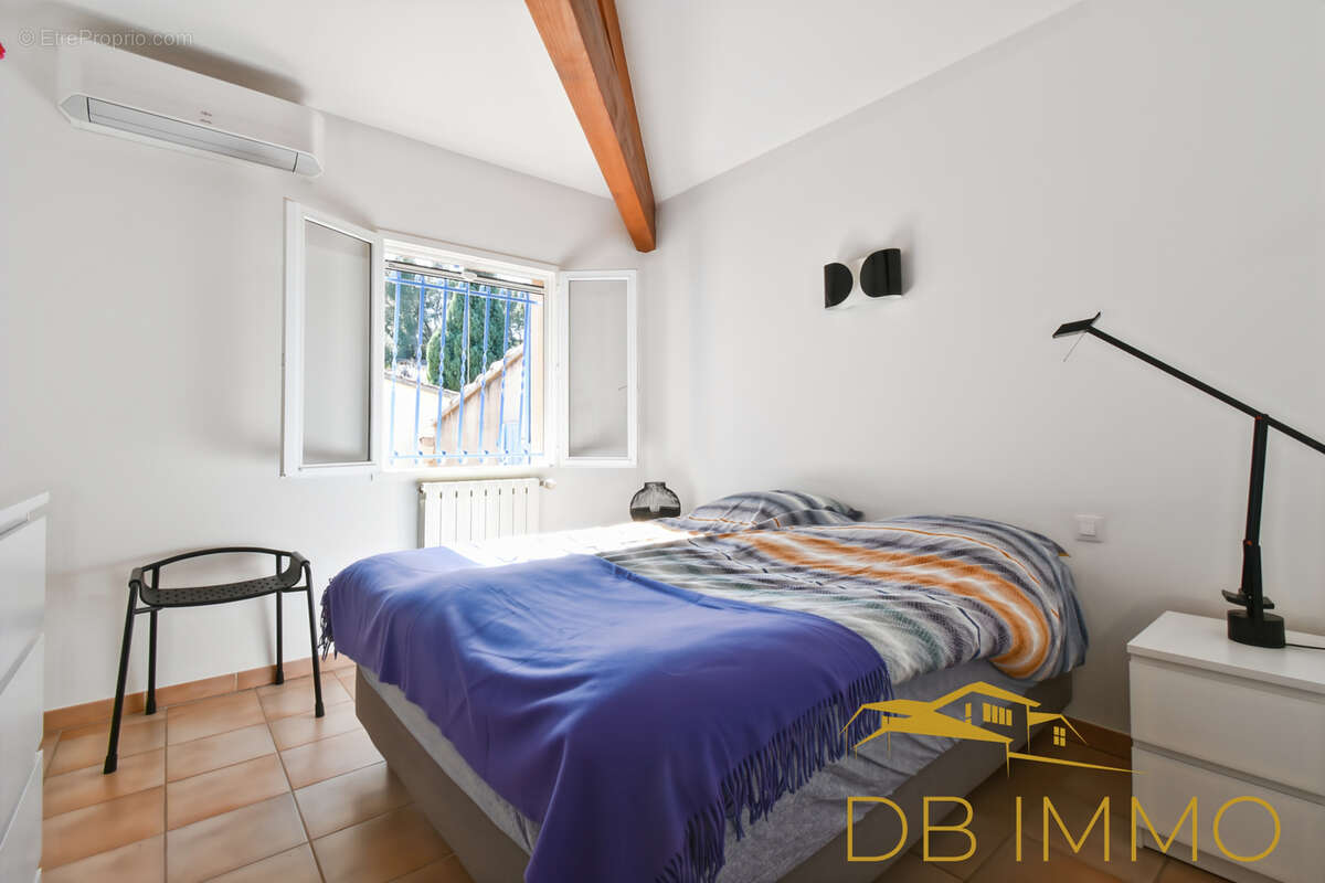 Maison à CHATEAUNEUF-DE-GADAGNE