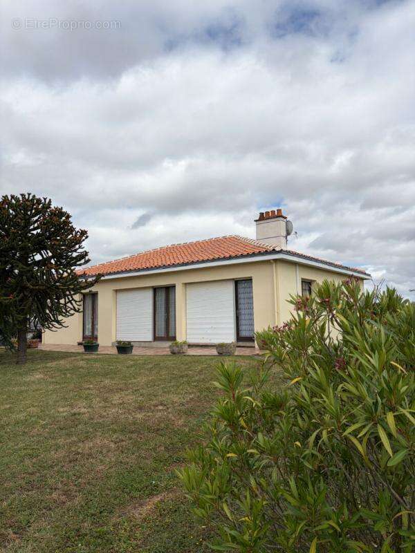 Maison Saint Jean De Beugne 5 pièce(s) 100.58 m2 - photo 3