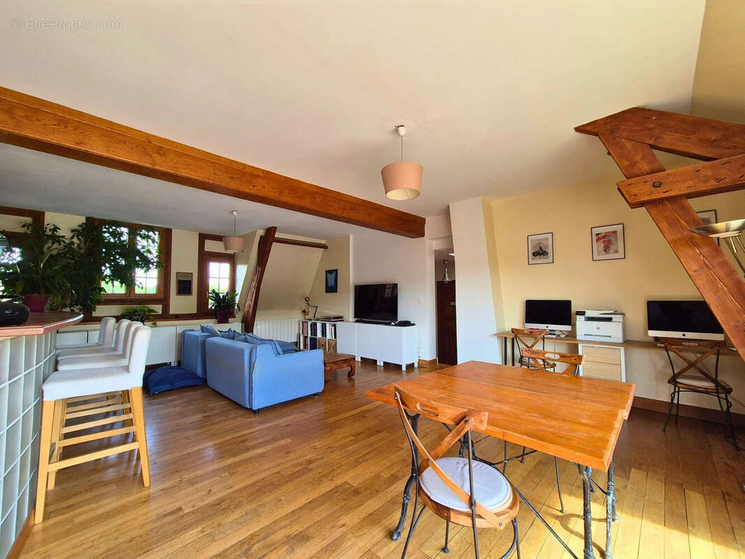 Appartement à HERICY