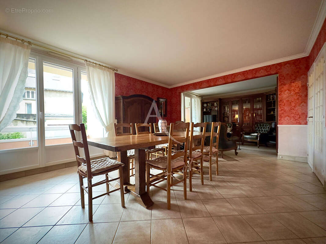 Appartement T6 de 131 m² avec balcon et double box Hyper-centre de Chartres - photo 3