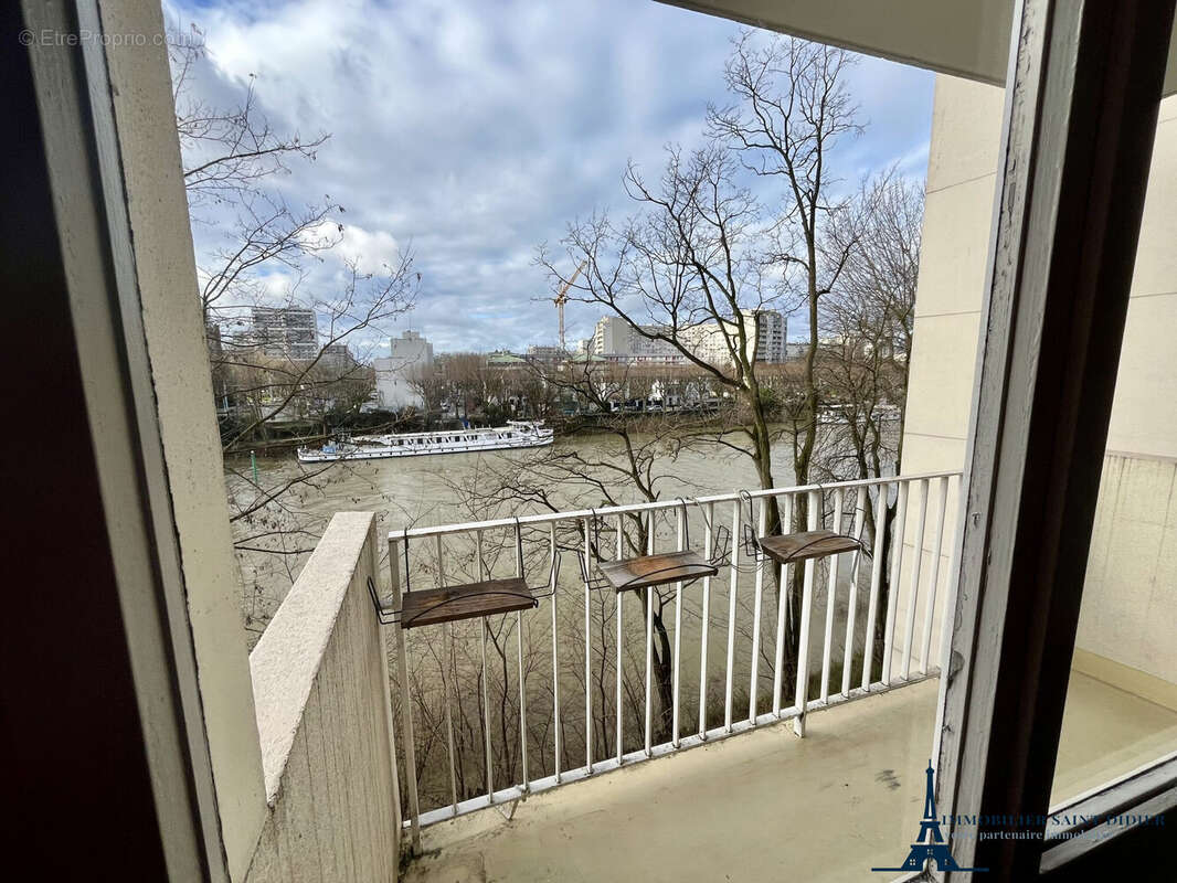 Appartement à L&#039;ILE-SAINT-DENIS