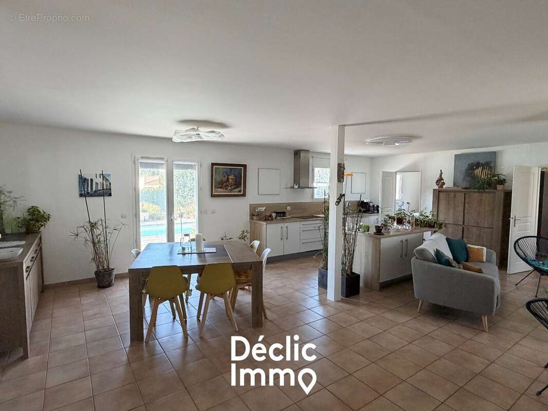 A vendre maison 8ch rochefort + garage - photo 5