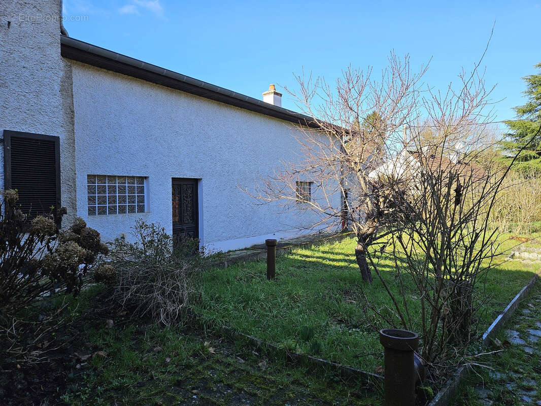 Maison à POUILLY-SUR-SAONE