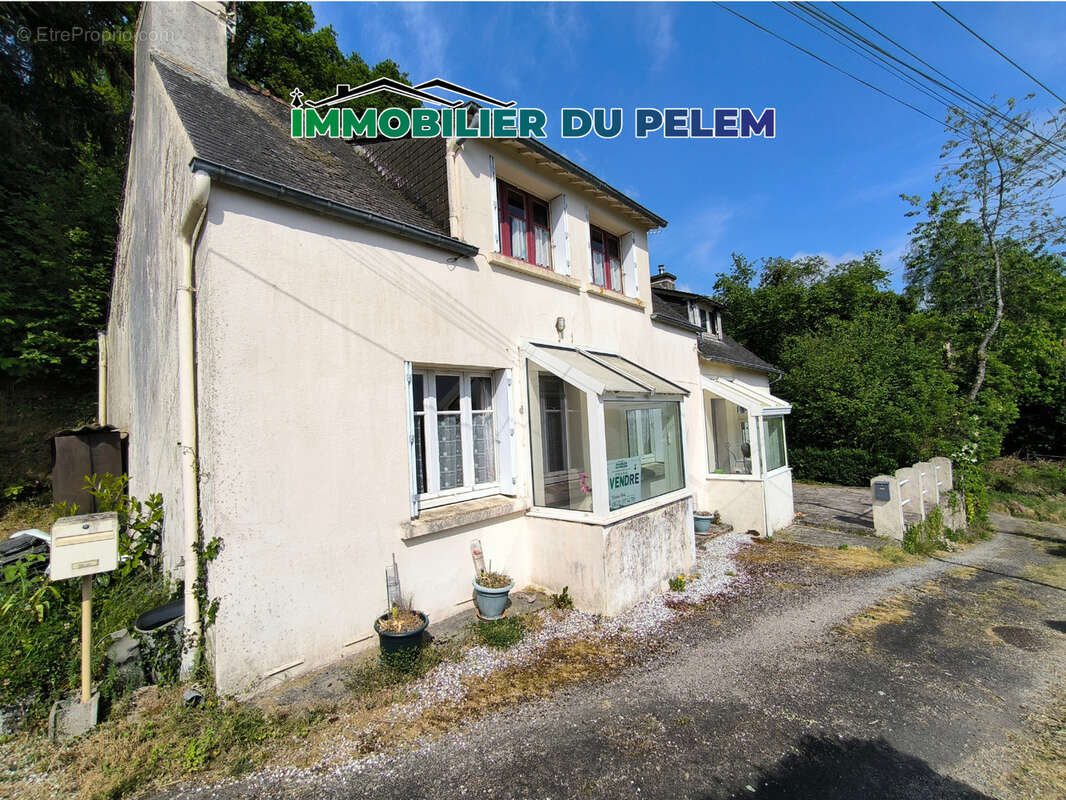 Maison à SAINT-NICOLAS-DU-PELEM