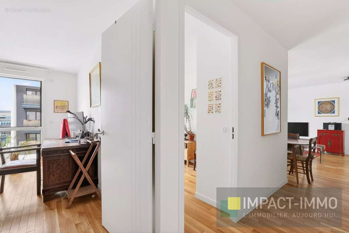Appartement à COURBEVOIE