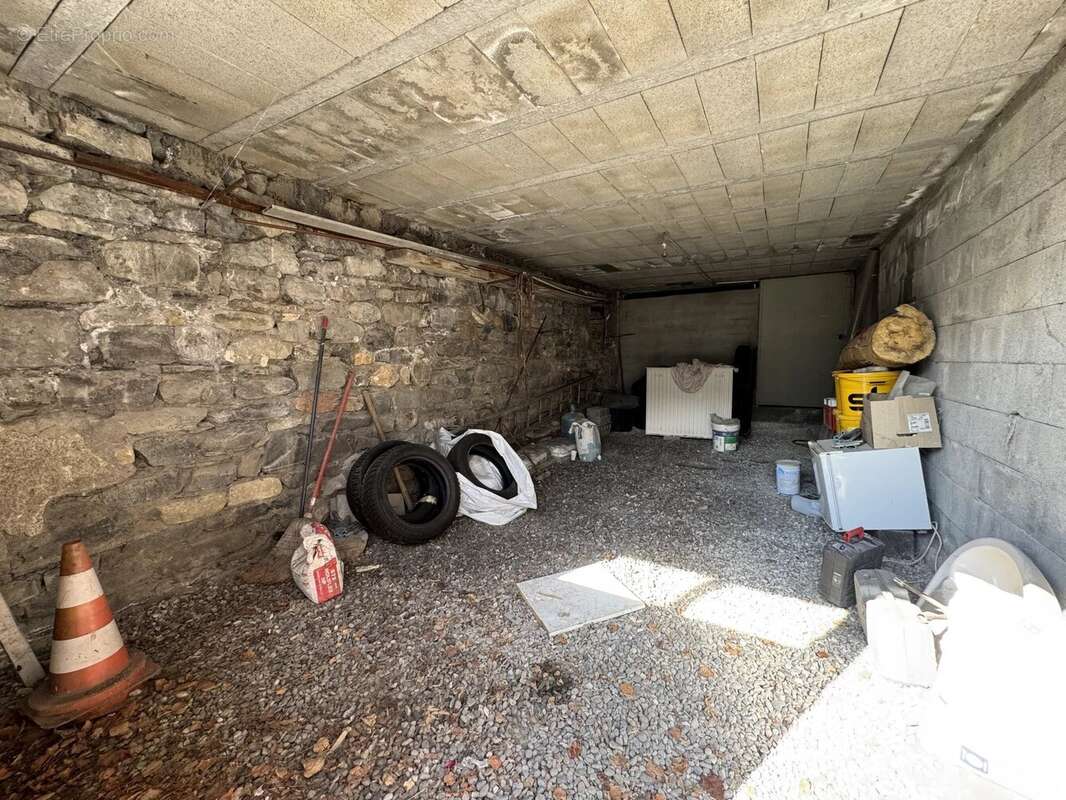 Maison à SAINT-JULIEN-MONT-DENIS