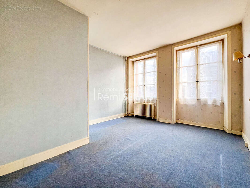 Maison à CONDE-SUR-NOIREAU