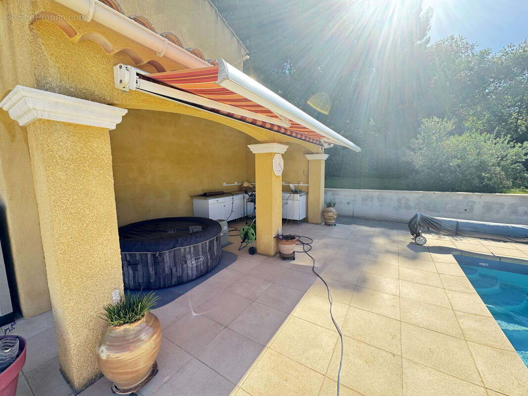 À vendre à Aups   Superbe villa récente avec piscine - photo 18