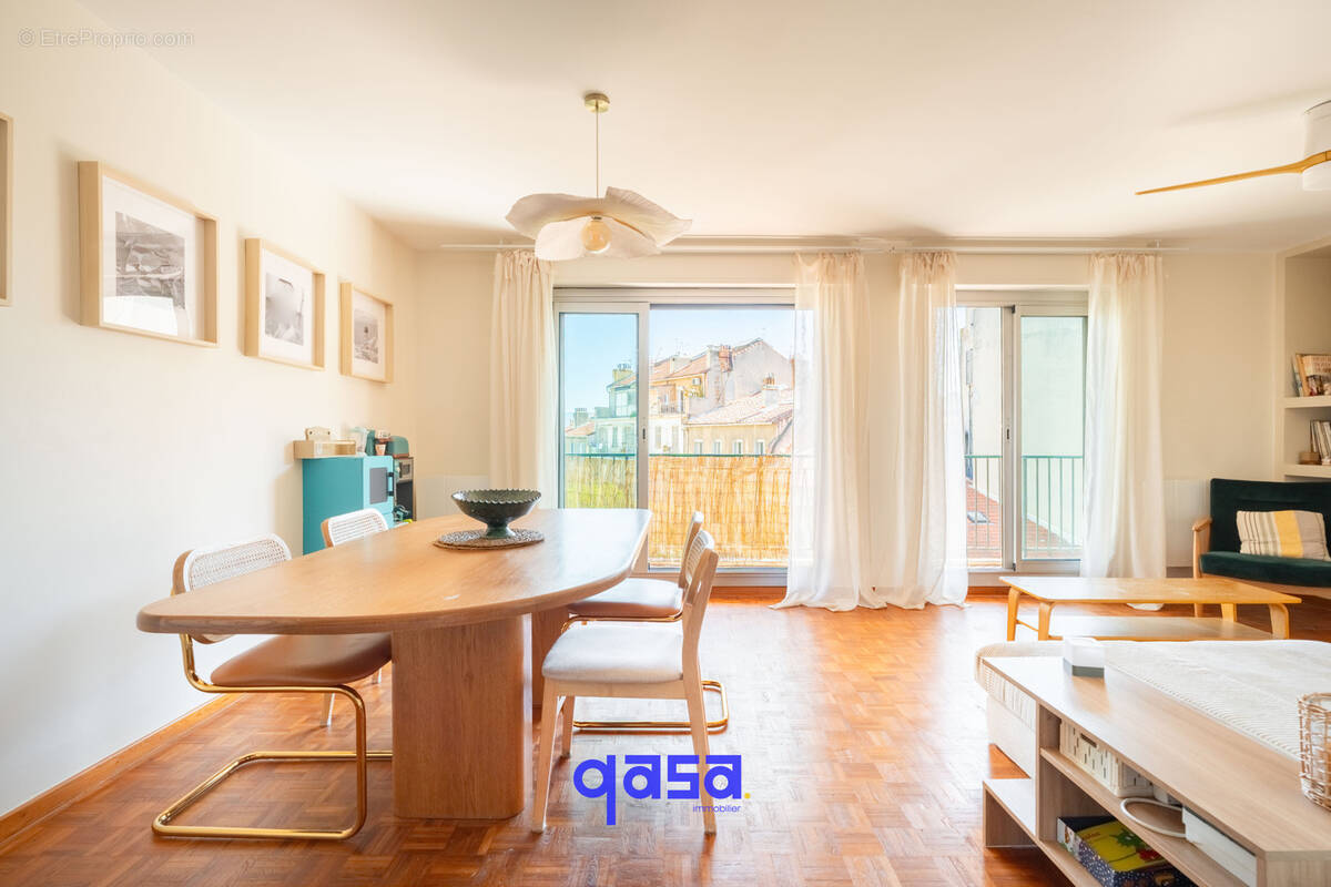 Appartement à MARSEILLE-6E