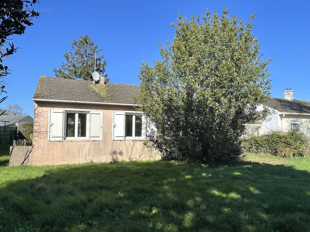 Maison à SAINT-MARS-DU-DESERT