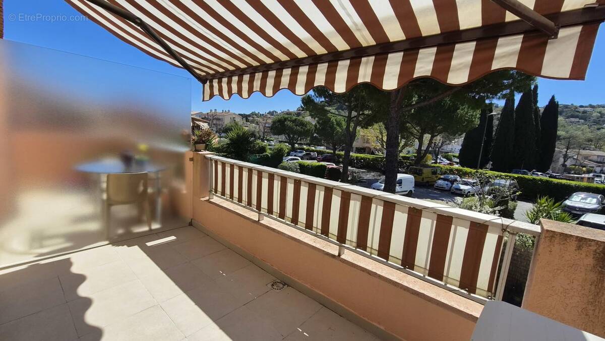 Appartement à VALLAURIS