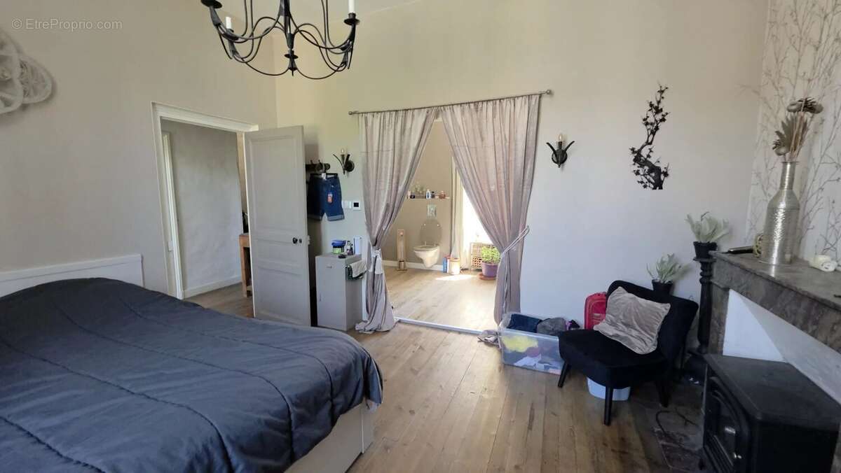 À vendre : maison de 3/4 chambres avec hangar à La Trimouille - 86 - photo 12