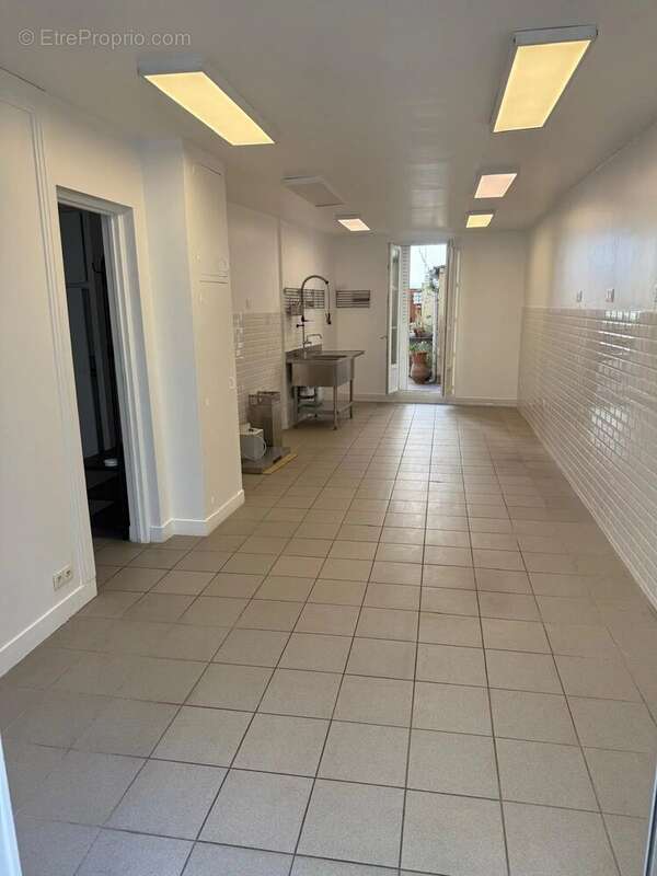 Commerce à PARIS-17E