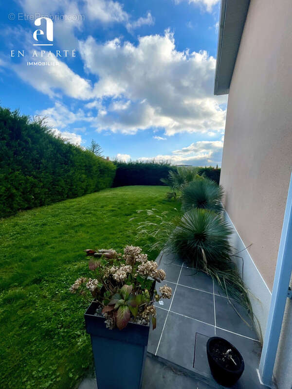 Maison à SAINTE-CONSORCE