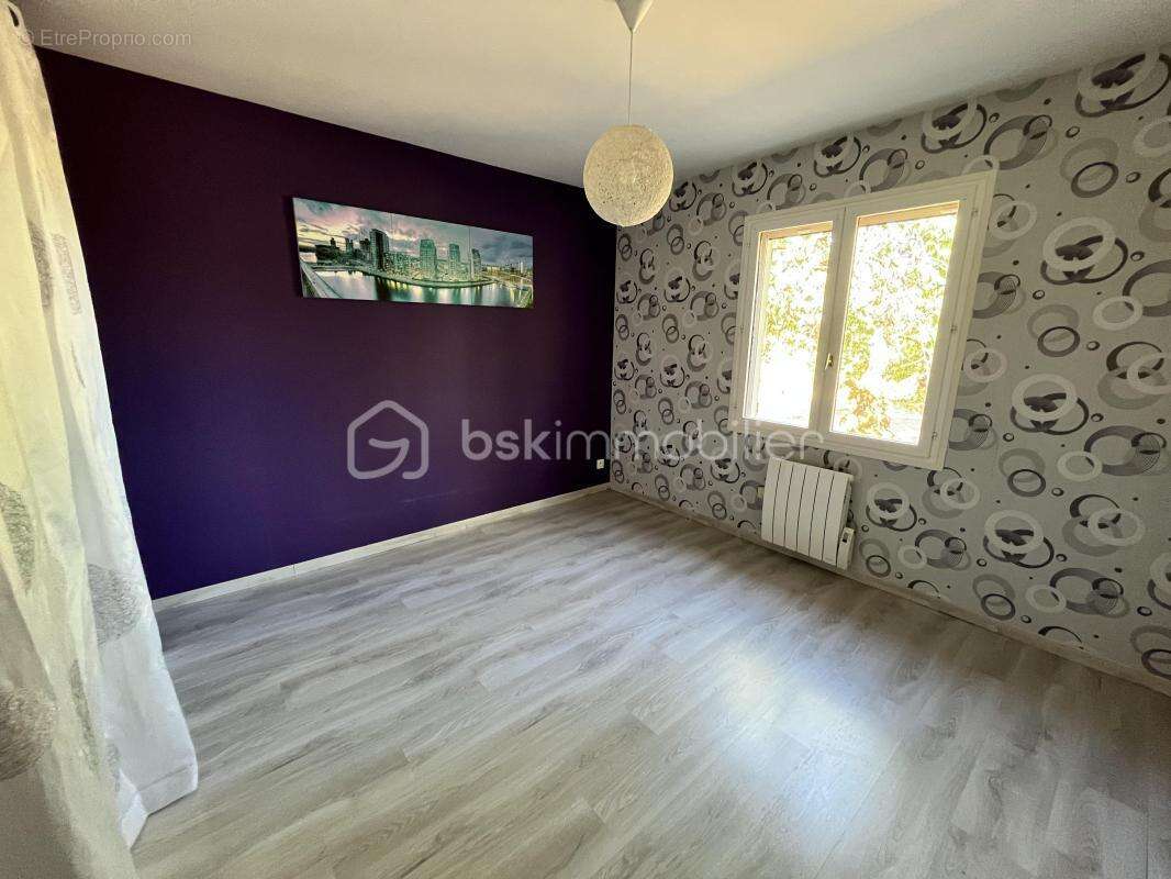 Charmant pavillon de plain-pied sur sous-sol complet avec garage et terrain - photo 17