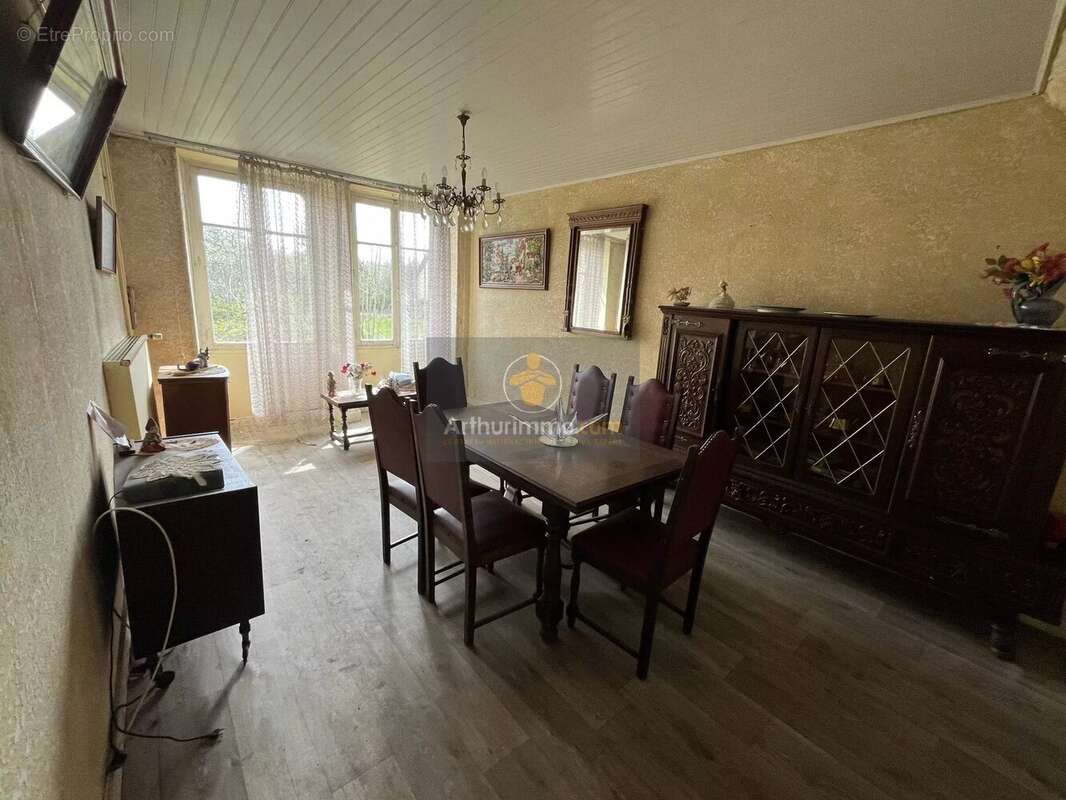 Appartement à NEUILLY-L'EVEQUE