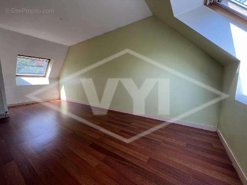 Maison à COMBS-LA-VILLE