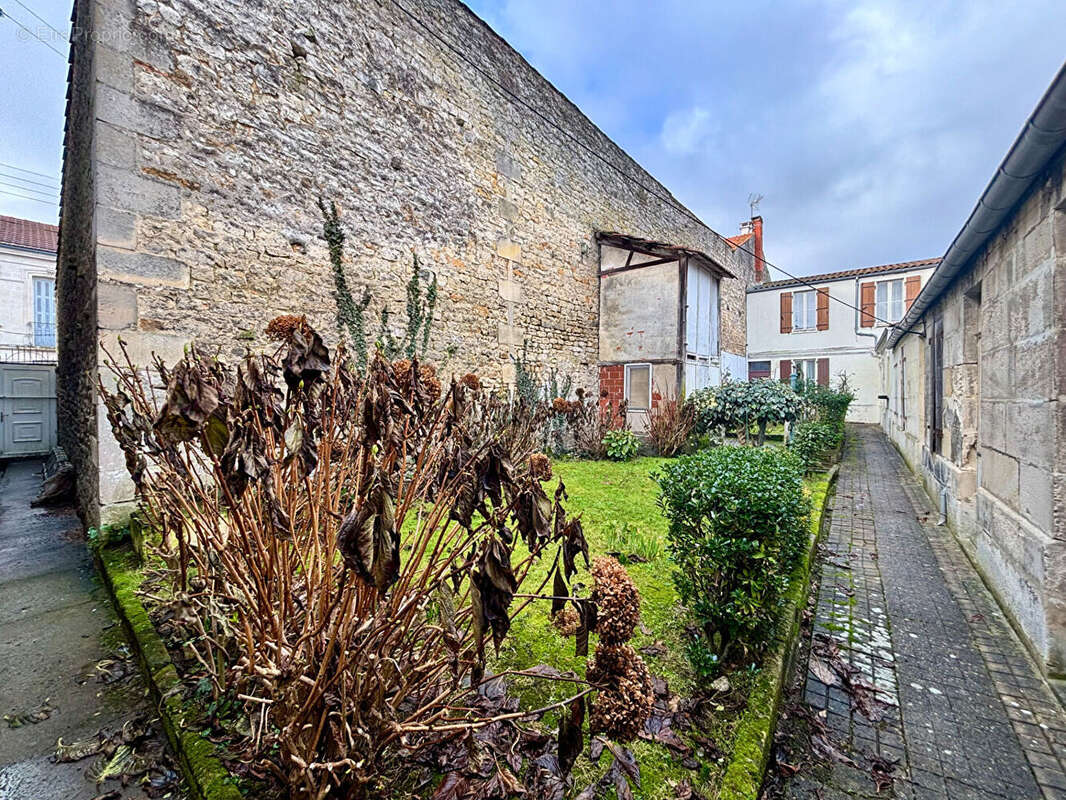 Maison à ROCHEFORT
