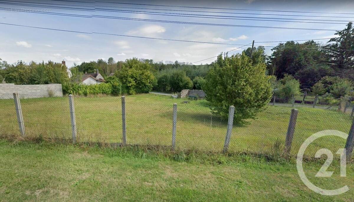 Terrain à COURGENAY
