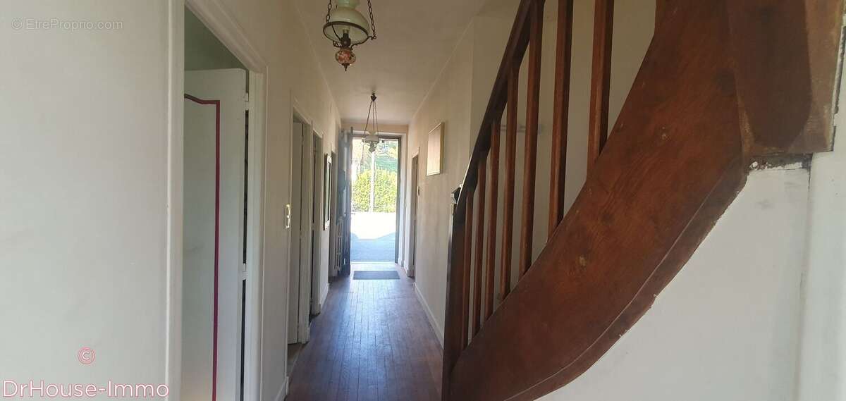 Maison à LE LARDIN-SAINT-LAZARE