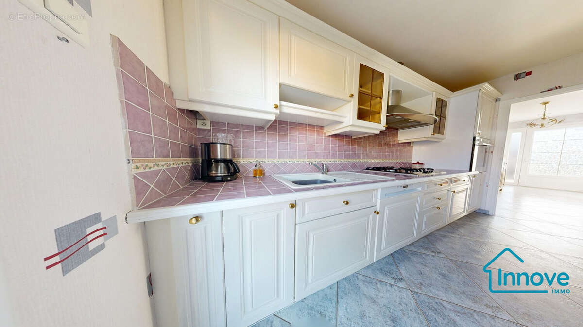 Maison à LES CLAYES-SOUS-BOIS