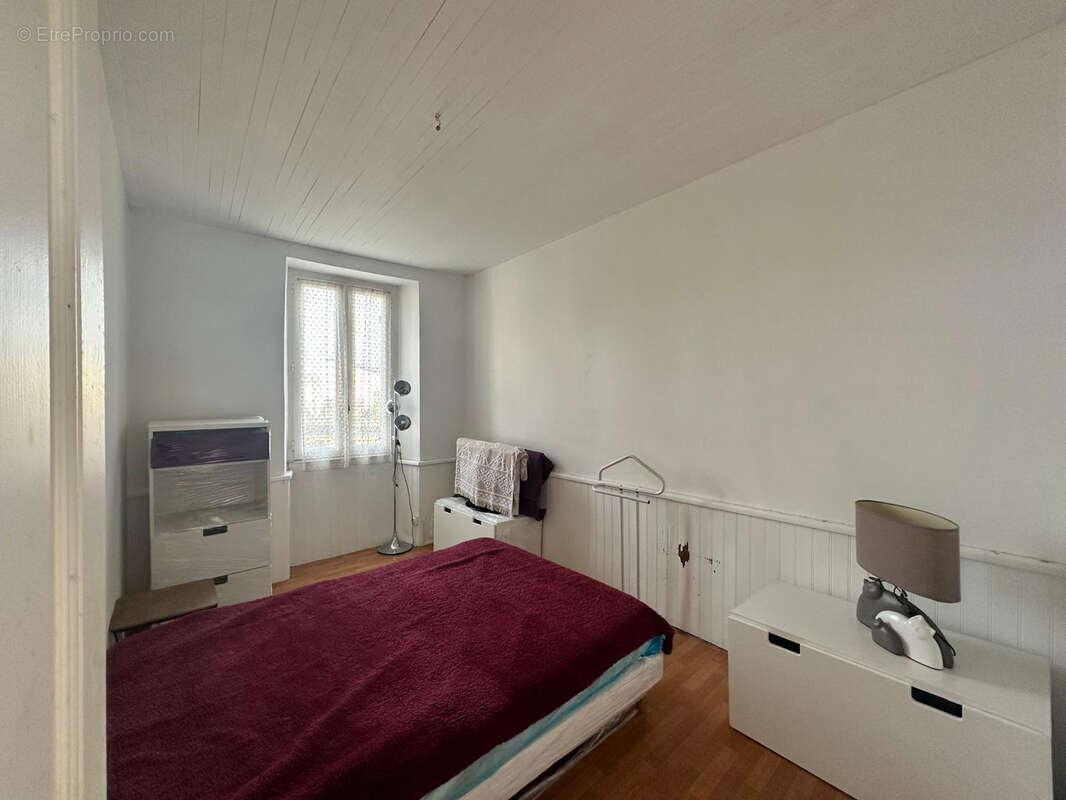 Maison à LIVINHAC-LE-HAUT