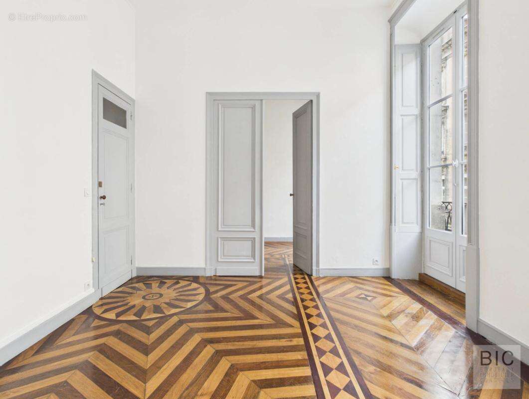 A vendre beau T3 avec balcons et cave - photo 4