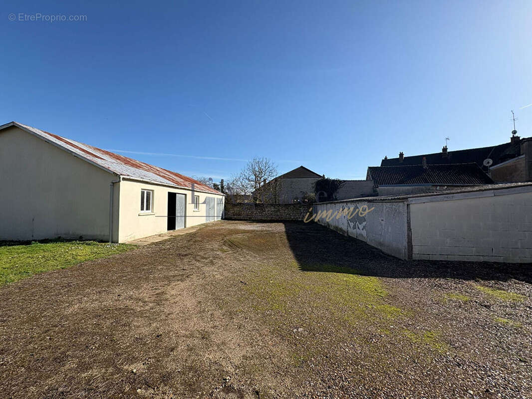 Maison à SAINT-LEU-D'ESSERENT