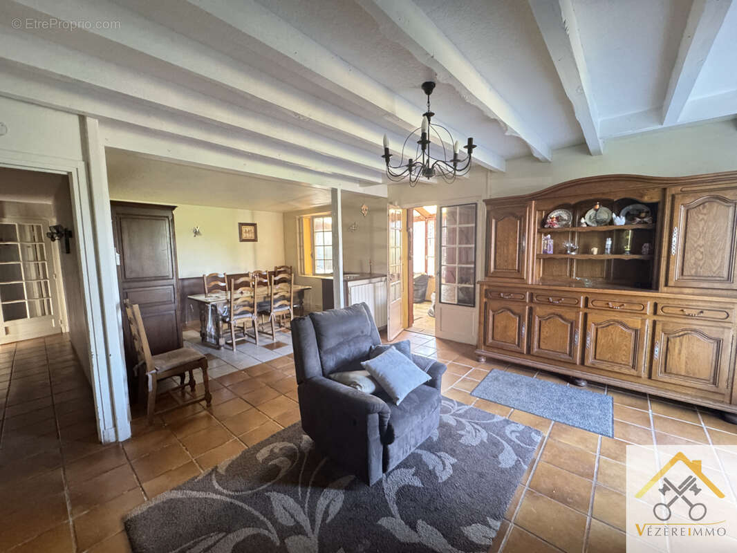 Maison à VARS-SUR-ROSEIX