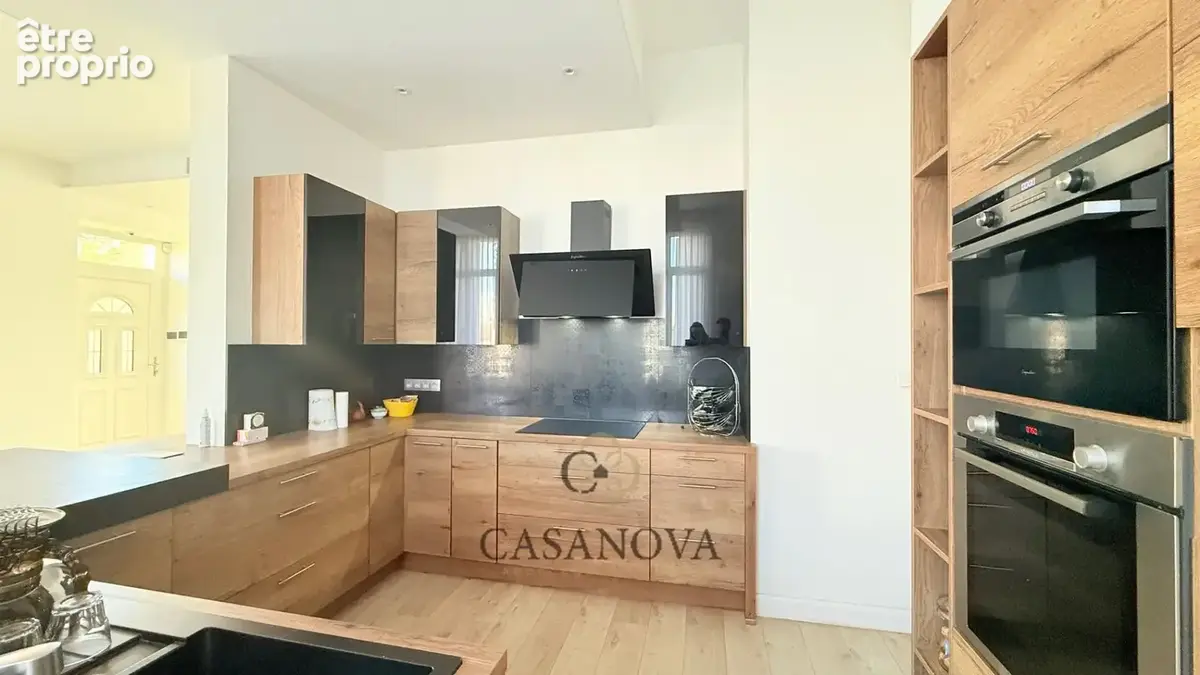 Maison de maître 260 m² avec piscine chauffée et jardin  Béziers centre  Bien d'exception - photo 10