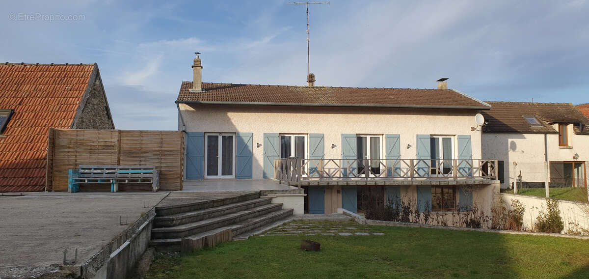 Maison à COULONGES-COHAN