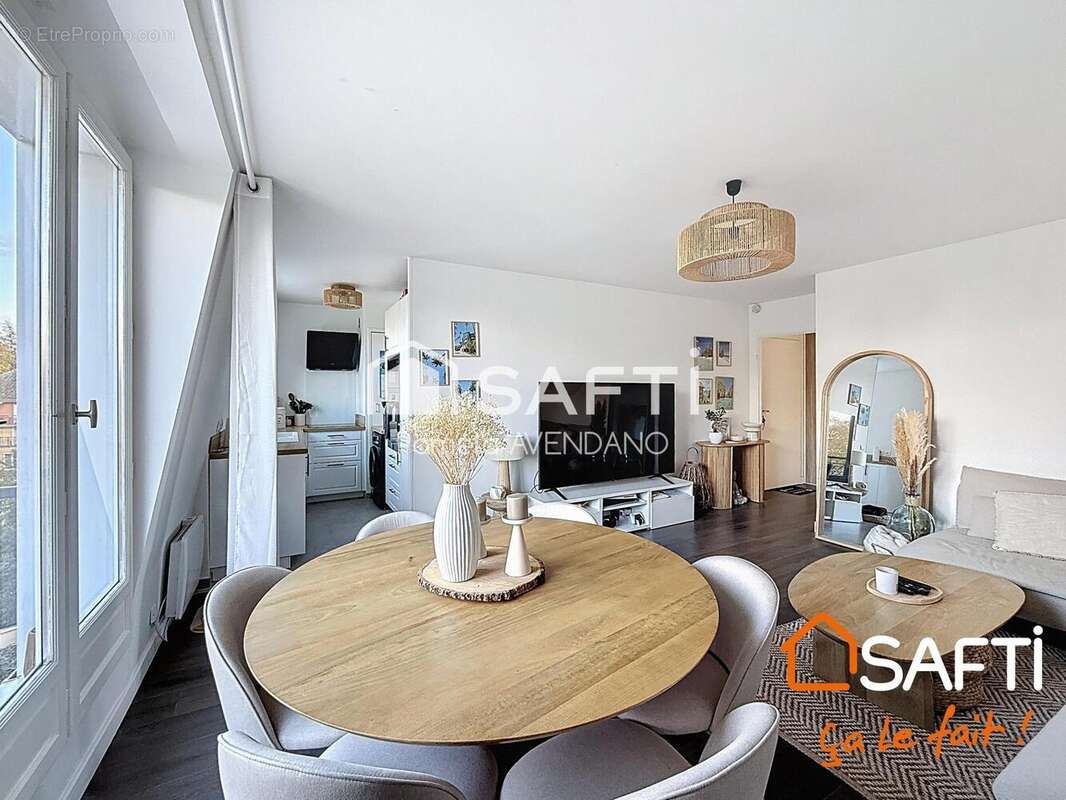 Photo 2 - Appartement à BAILLY-ROMAINVILLIERS