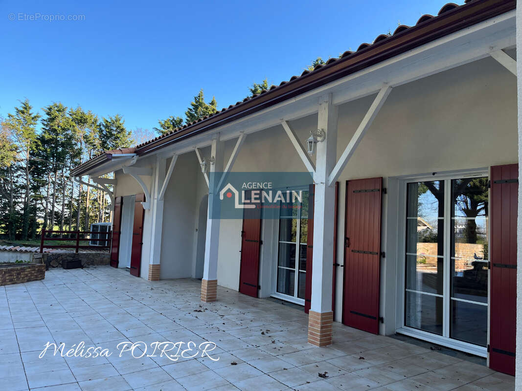 Maison à SAINT-MARTIN-DES-TILLEULS