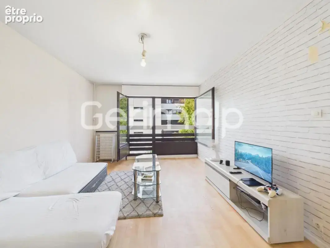 Vente - Appartement - 2 pièces + cuisine - 50,47 m² - 230 000 € - photo 5