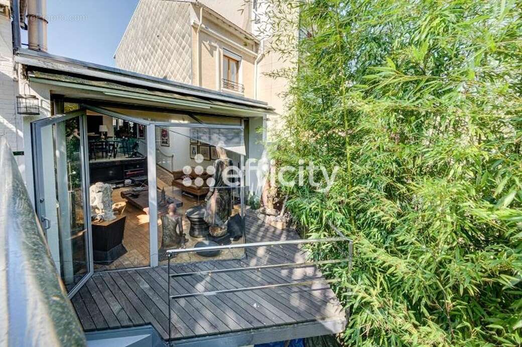 Maison à ISSY-LES-MOULINEAUX