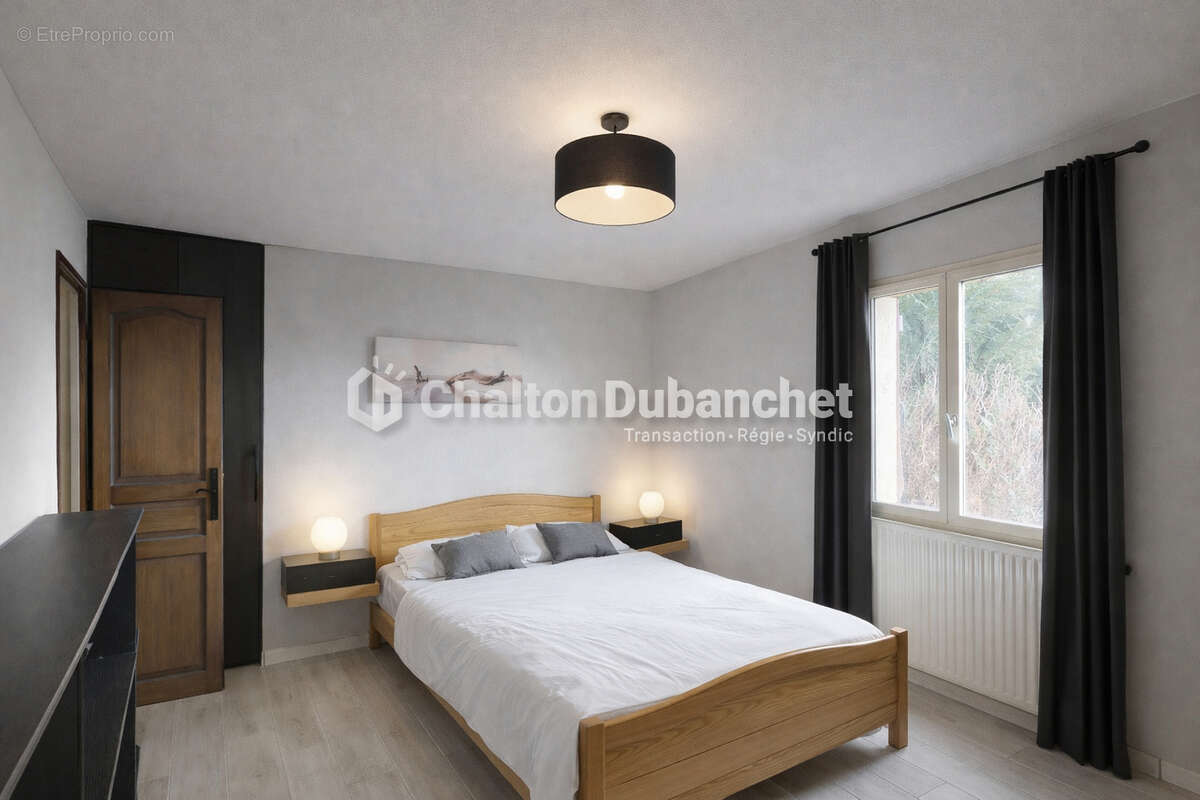 Maison à SAINT-JEAN-LA-BUSSIERE