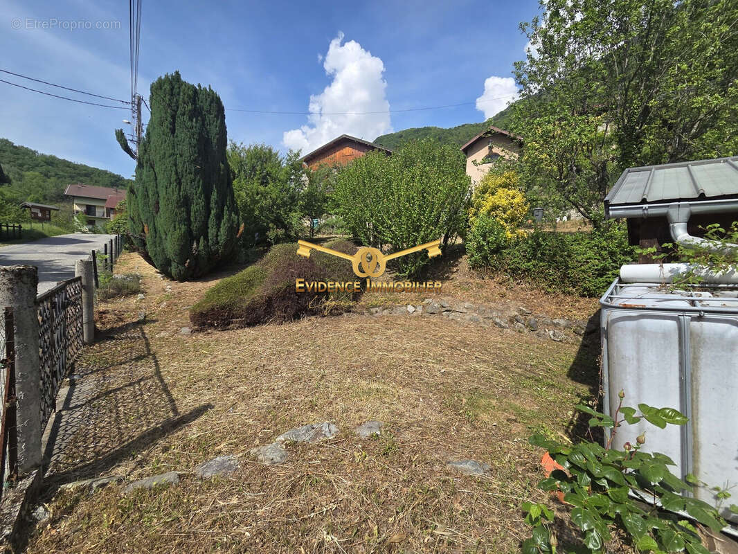 Terrain 540 m² à Cevins  - photo 4