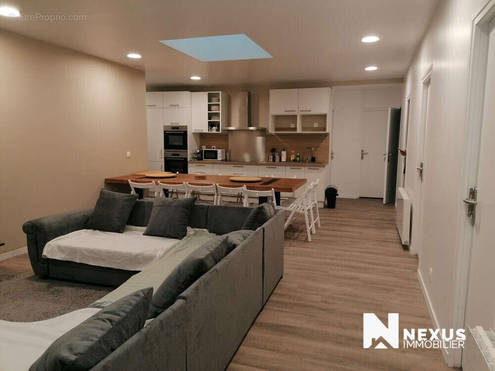 Appartement 250 m² à Saint-Etienne-Du-Rouvray  - photo 5