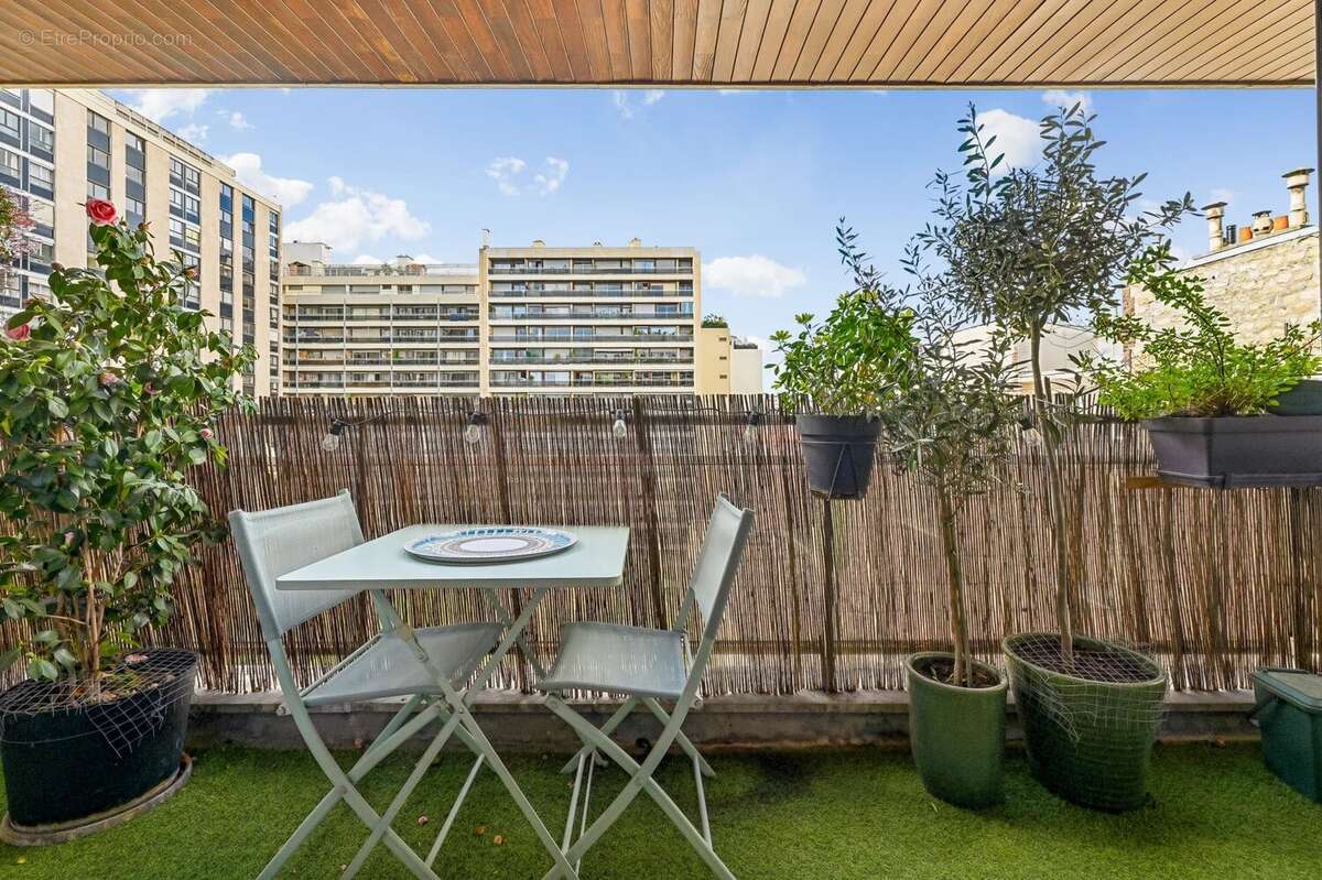 Appartement à PARIS-15E