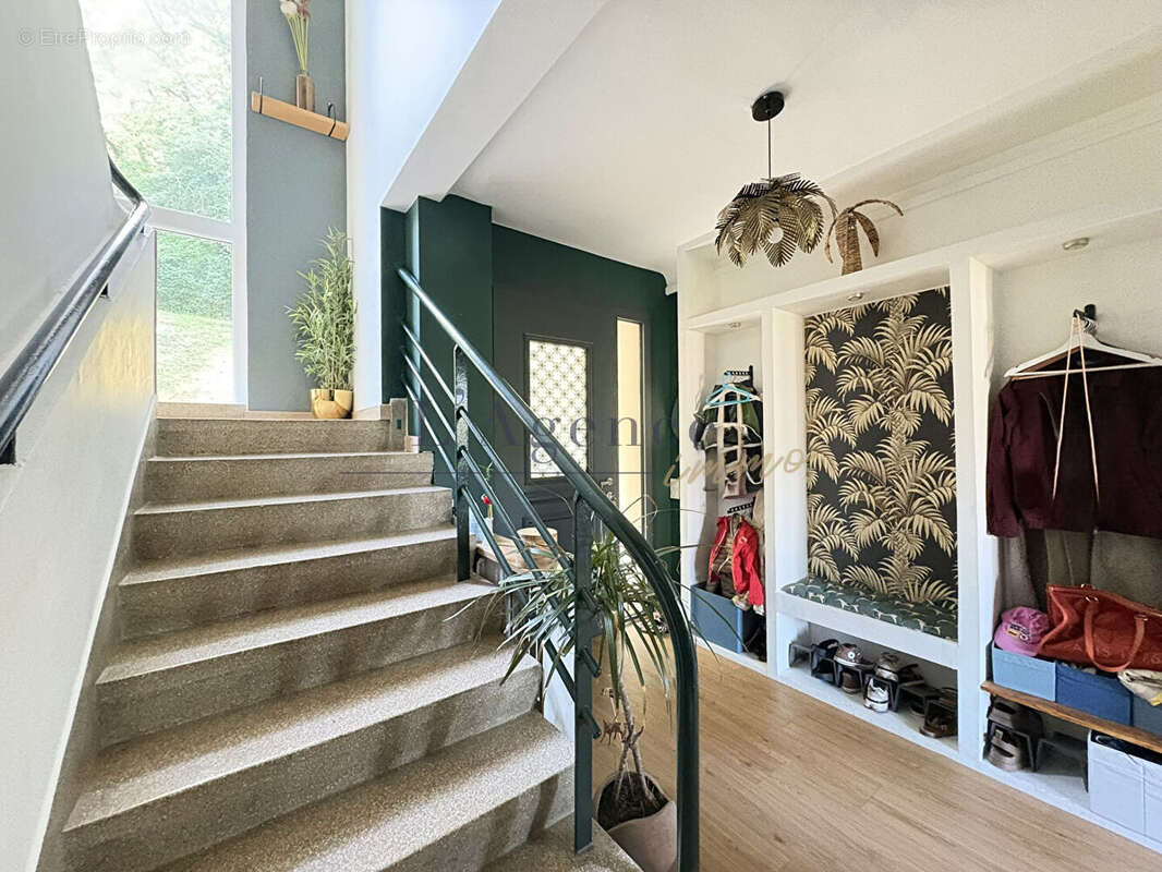 Maison à VERNEUIL-EN-HALATTE