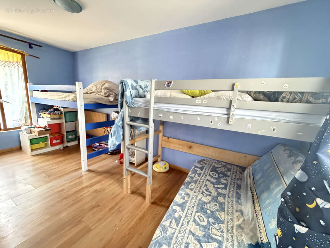 Maison familiale de 130 m2 à Le Petit-Quevilly. - photo 9