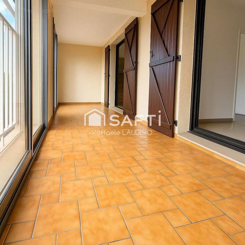 Photo 2 - Appartement à FREJUS