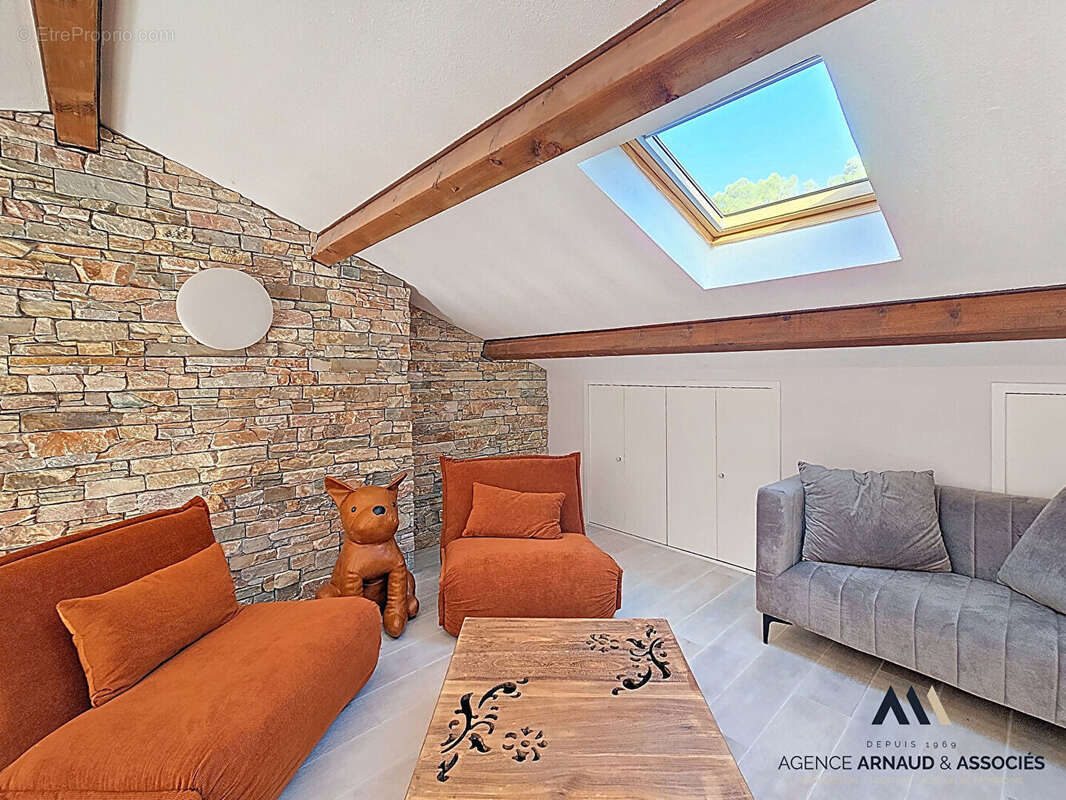 Appartement à SAINT-CYR-SUR-MER