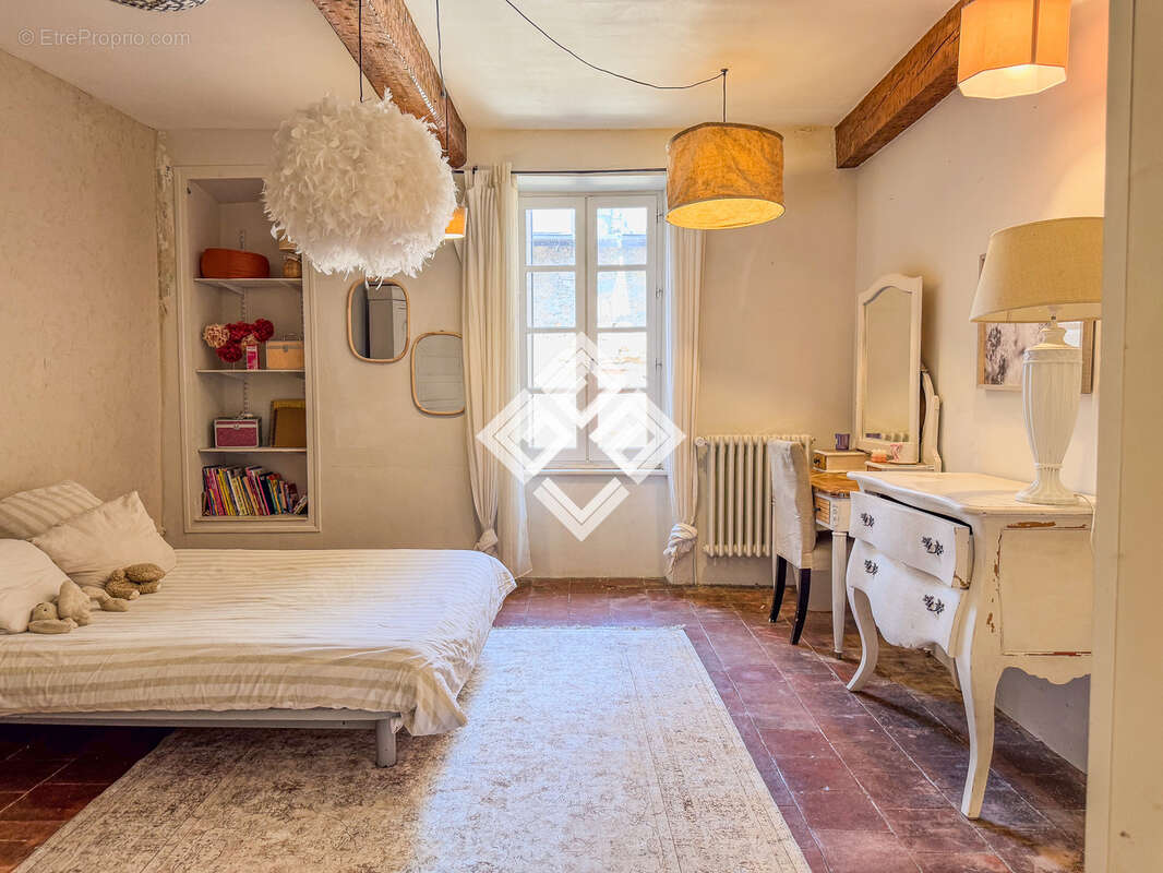 Laurette    Maison en pierre, terrasses et dépendance - photo 3