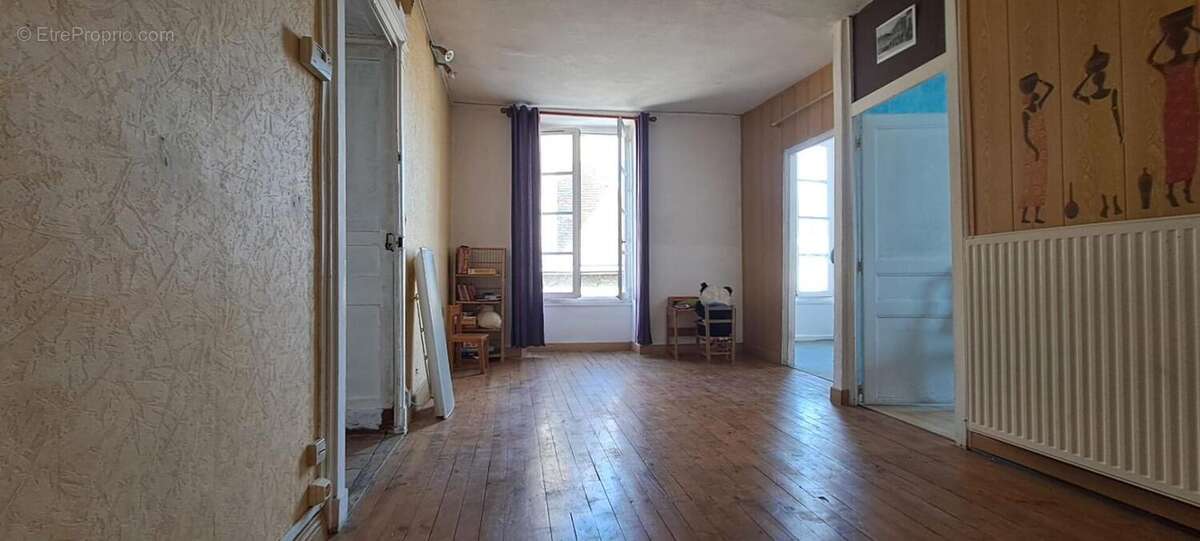 Maison à FRESNAY-SUR-SARTHE