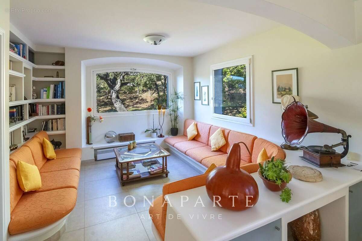 Superbe maison provençale de 155m² avec 4 chambres dont un t2 attenant - photo 5