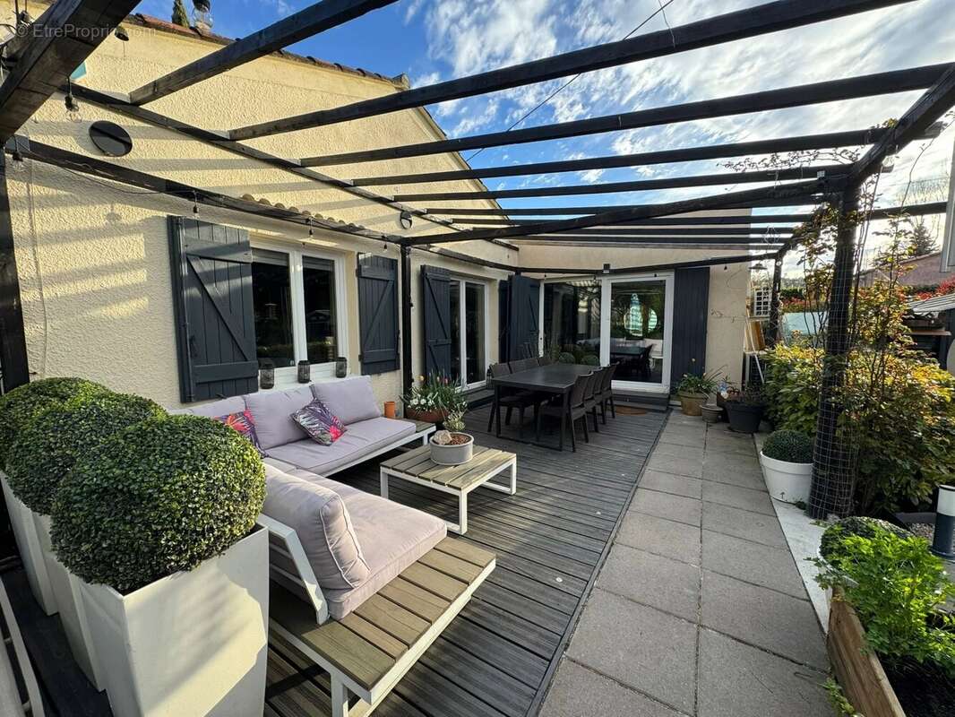 Maison à ENTRECASTEAUX